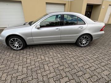 صورة 4 لـ 2000 Mercedes-BENZ C 180