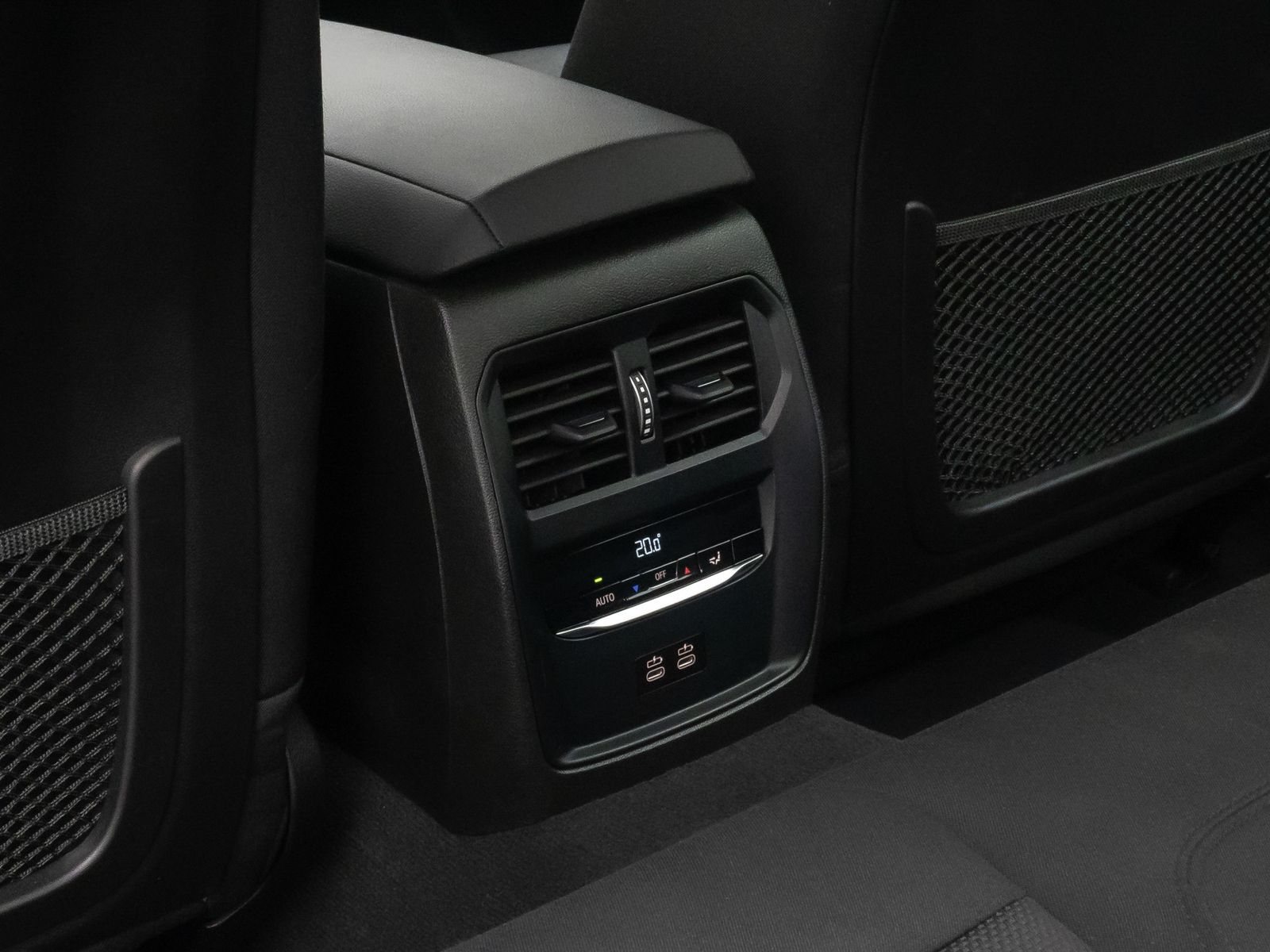 Fahrzeugabbildung BMW 318i GeschwindigRe DAB PDC CockpitPlus Widscreen