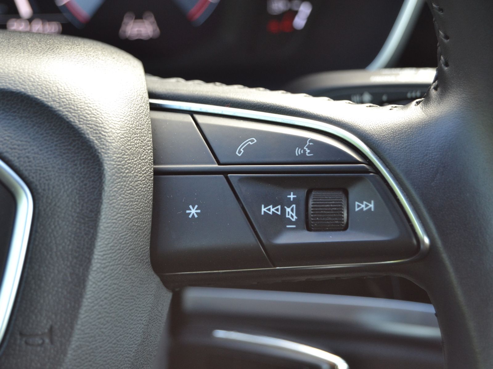 Q3 35 TFSI S-tronic Advanced OPTIK-SW/AHK/LED/18