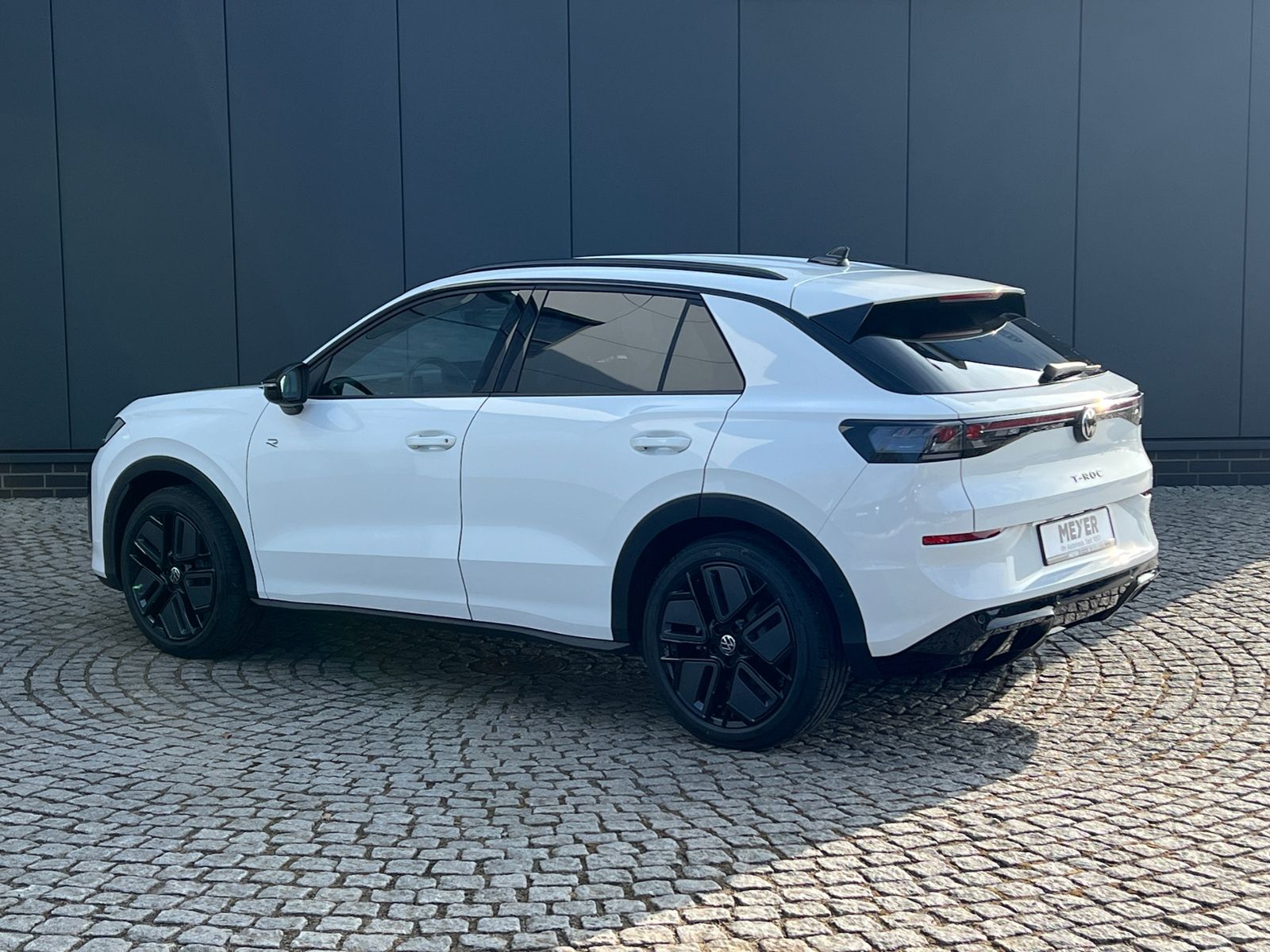 Fahrzeugabbildung Volkswagen T-Roc R-Line 1.5 eTSI DSG *Neues Modell, AHK, Bl