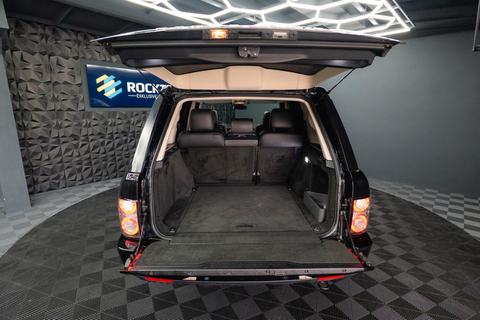 Fahrzeugabbildung Land Rover Range Rover V8 4.4 TD Vogue | Turbo + TÜV NEU