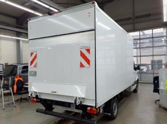 Fahrzeugabbildung Mercedes-Benz Sprinter 317 Koffer LBW 4.325 3 Sitze Navi Klima