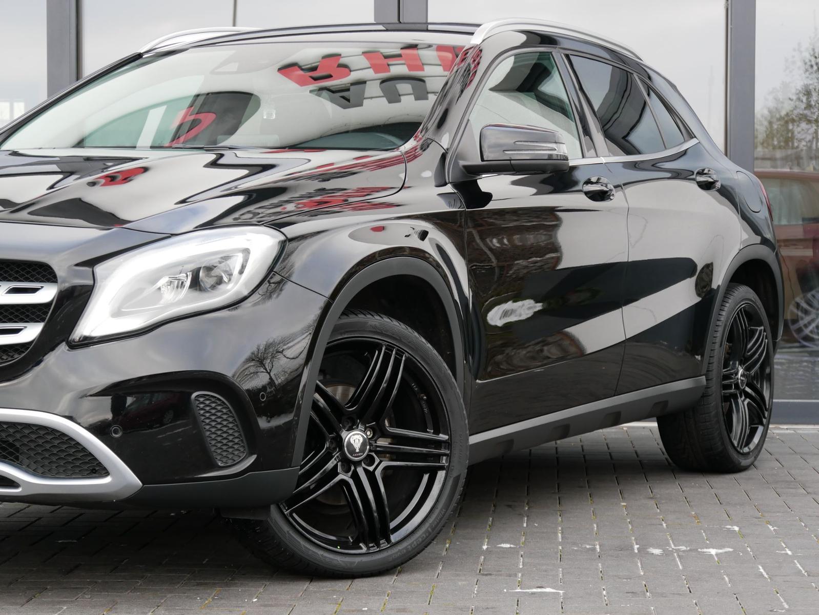 Mercedes-Benz GLA 200 d Urban *LED*NAVI*STHZ*360°*