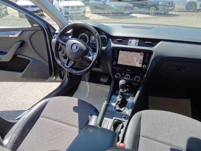Fahrzeugabbildung Skoda Octavia Combi Style/DSG/AHK/KAM/SitzH/1.Hd/