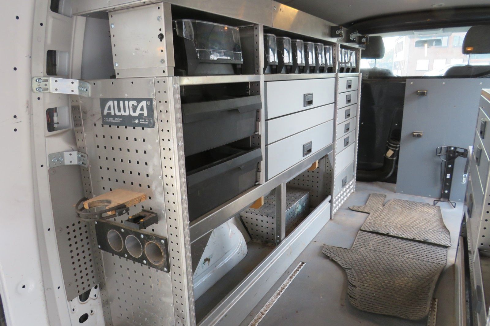 Fahrzeugabbildung Volkswagen T6 Transporter Kasten lang 4Motion