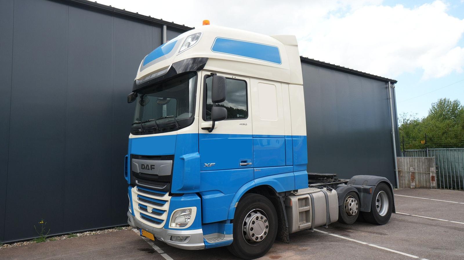 DAF XF 440 6x2 tractor unit