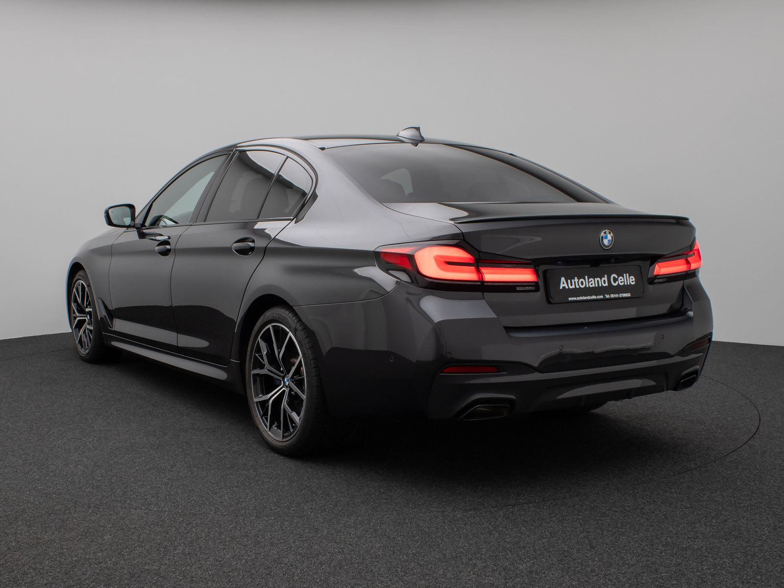 Fahrzeugabbildung BMW 540i xD M Sport Glasdach Laser Kamera HUD SoftCL