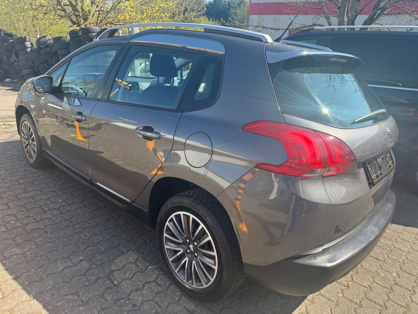 Fahrzeugabbildung Peugeot 2008 Active Klimaanlage