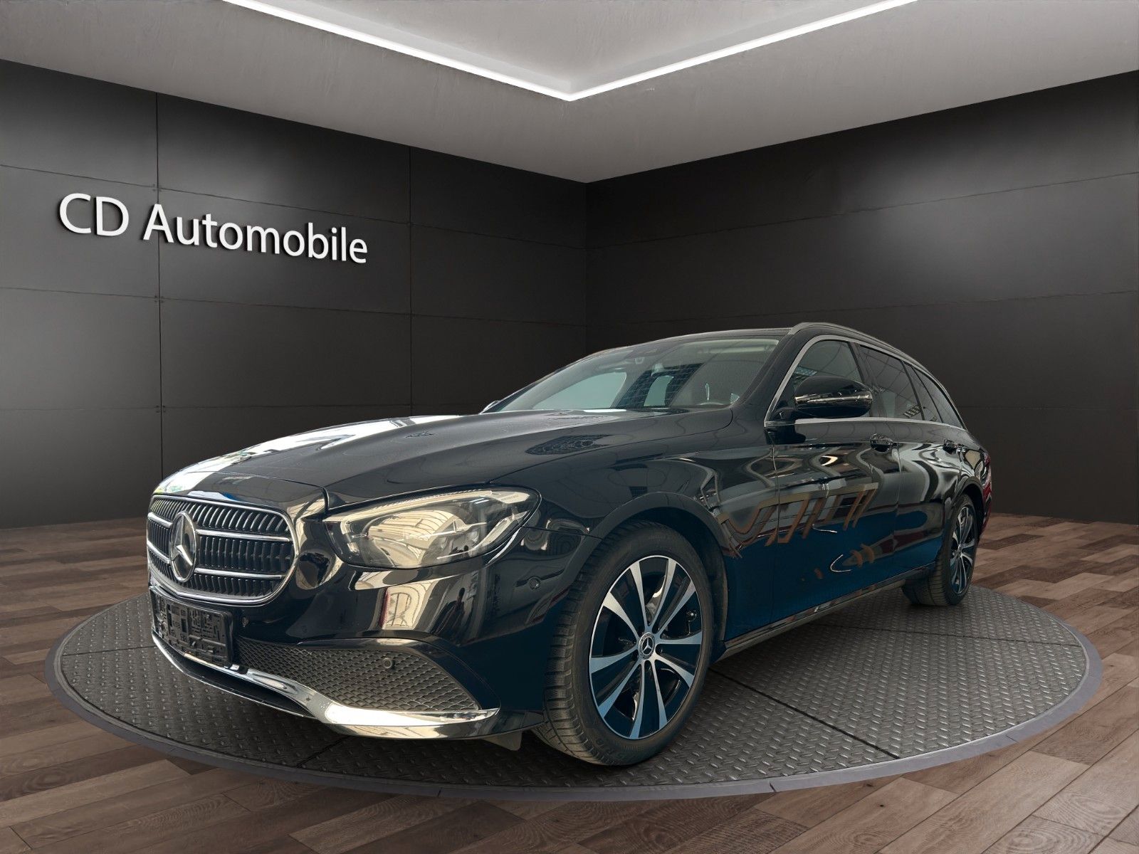 Fahrzeugabbildung Mercedes-Benz E 200 d- T-Modell Automatik/TOP ZUSTAND