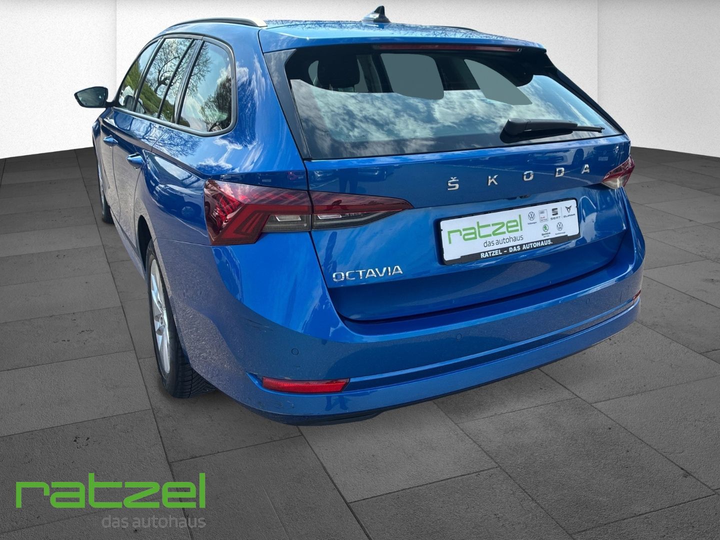 Fahrzeugabbildung SKODA Octavia Combi Ambition 2.0 TDI Navi AHK-klappbar