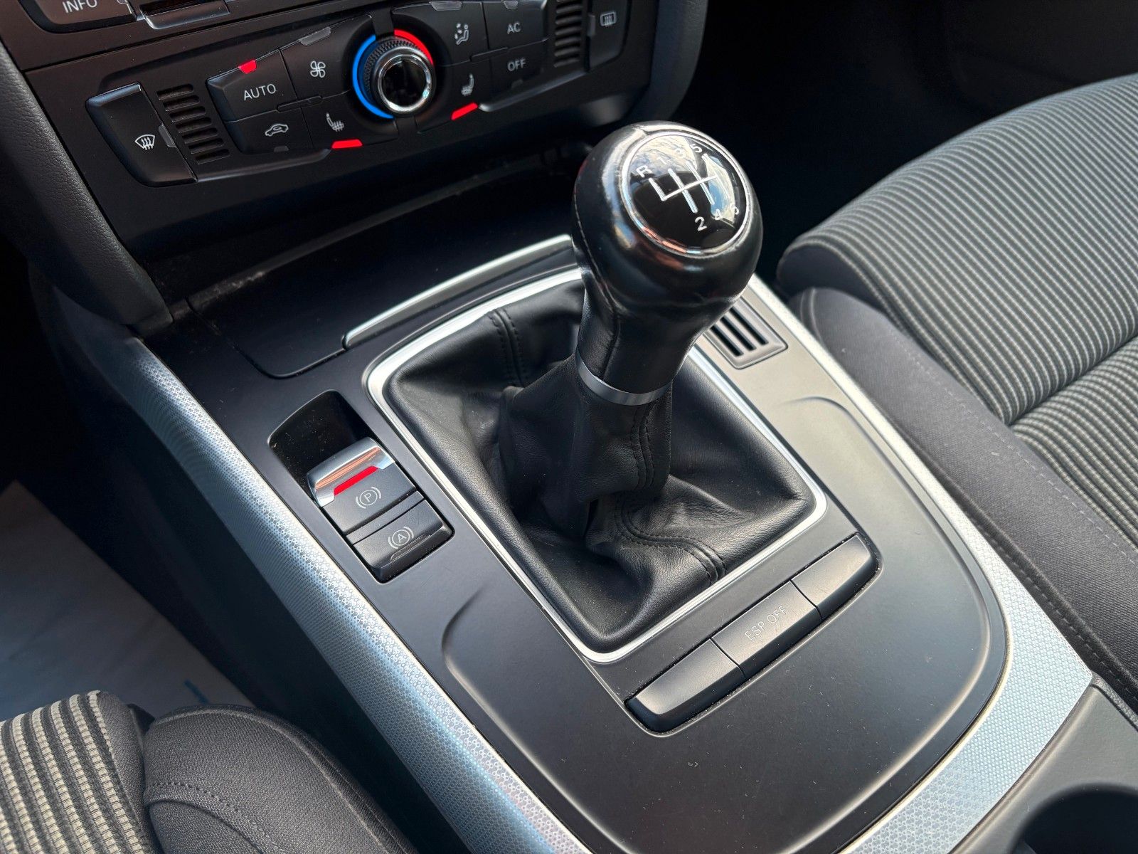 Fahrzeugabbildung Audi A4 2.0 TFSI Limo Ambition Xenon SPORTSITZE 1.HAN