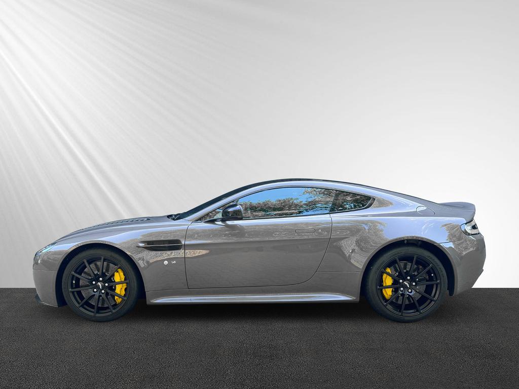 Aston Martin V12 Vantage