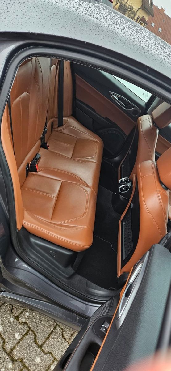 Fahrzeugabbildung Alfa Romeo Giulia 2.2 Diesel Super MT*Xenon*Nav*Langstr