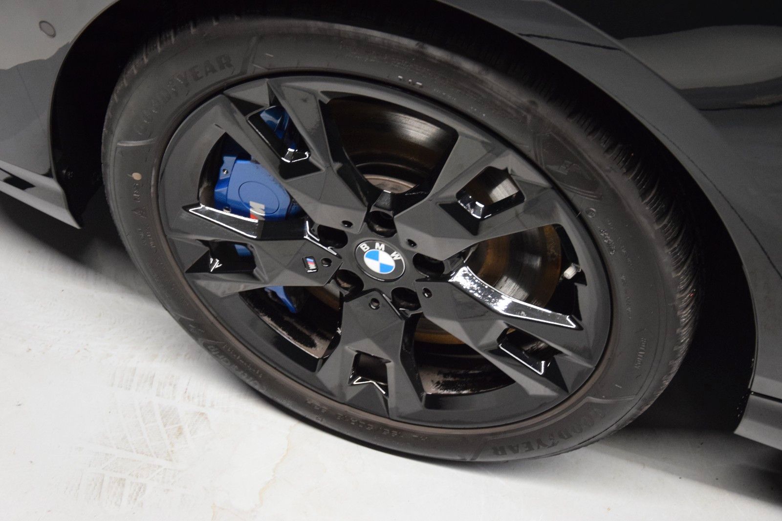 Fahrzeugabbildung BMW M135 i xDrive Pano HuD ACC AHK h/k Memory Kamera