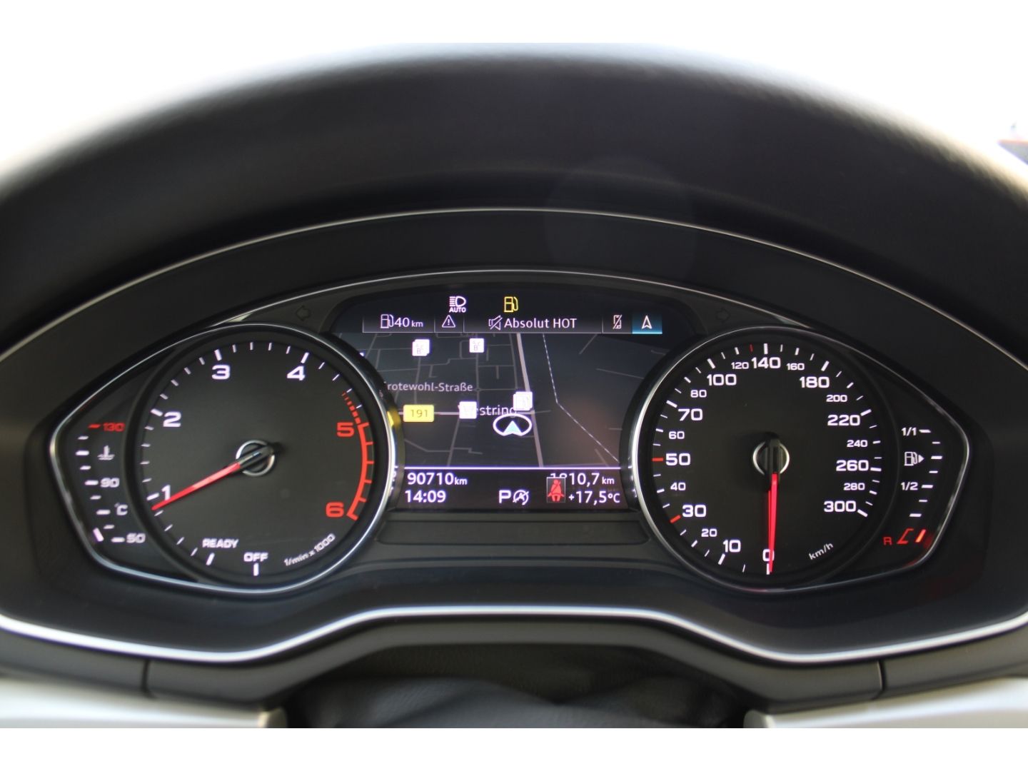 AUDI A4 35 TDI S-Tronic advanced Avant LED Navi DAB V - Image 19