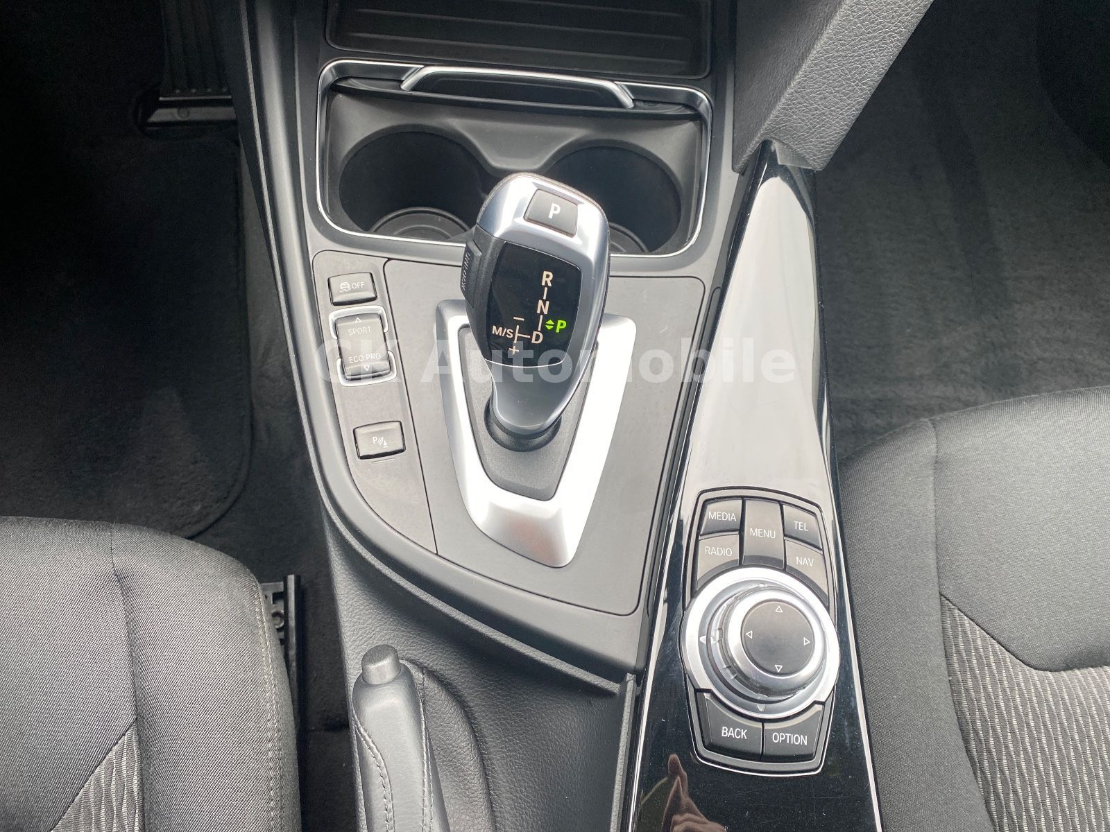 Fahrzeugabbildung BMW 320 I Touring Advantage Automatik/Navi/LED/PDC