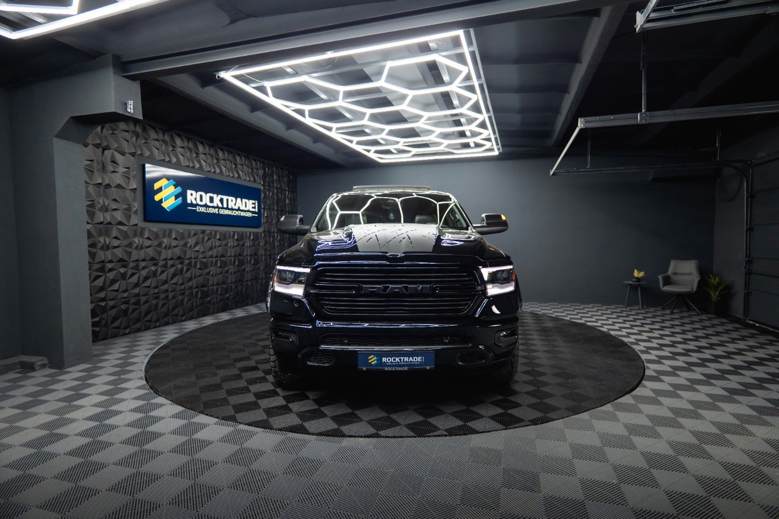 Fahrzeugabbildung Dodge RAM 5.7 V8 HEMI 4x4 NIGHT LARAMIE *Pano*22 Zoll*