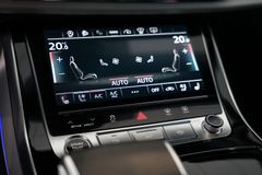 AUDI Q8 50 TDI S line | S-Sportsitze | Pano | B&O AUDI Q8 50 TDI S line | S-Sportsitze | Pano | B&O