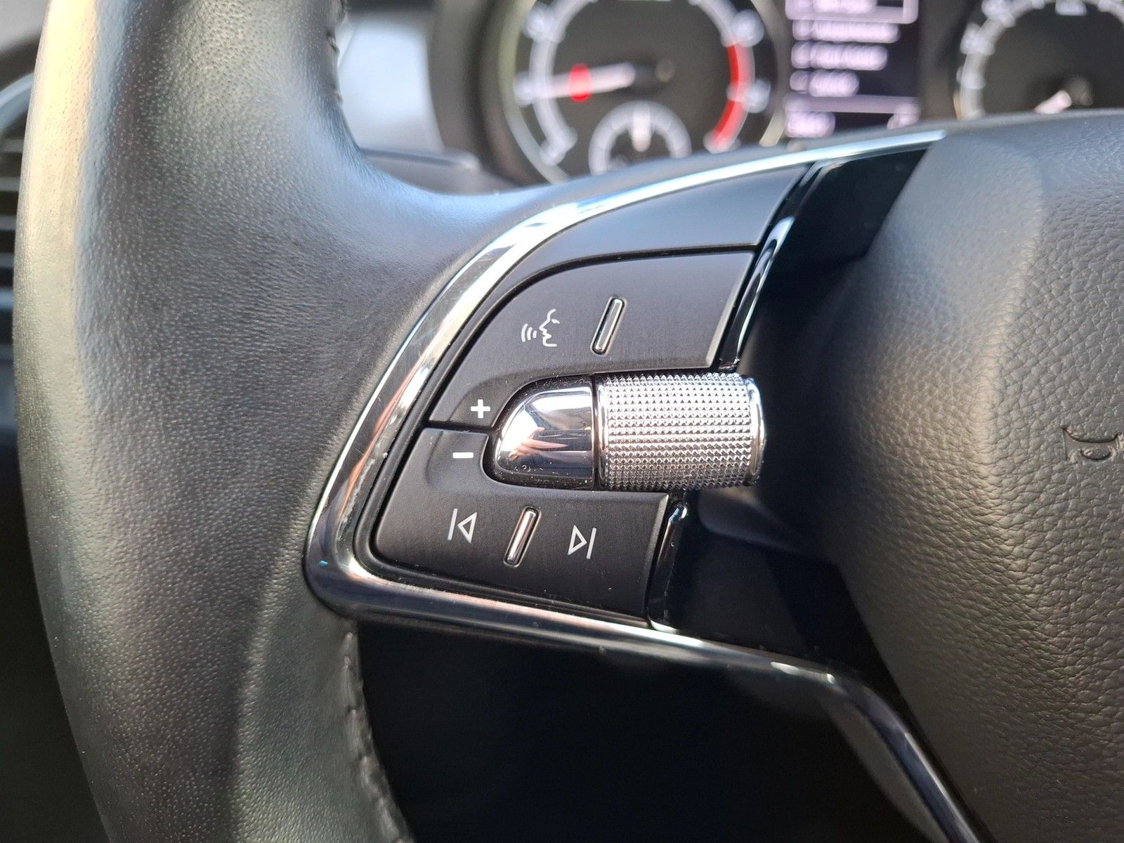 Fahrzeugabbildung SKODA Fabia TSI Best of Clever LED Navi ACC PDC SHZ LM
