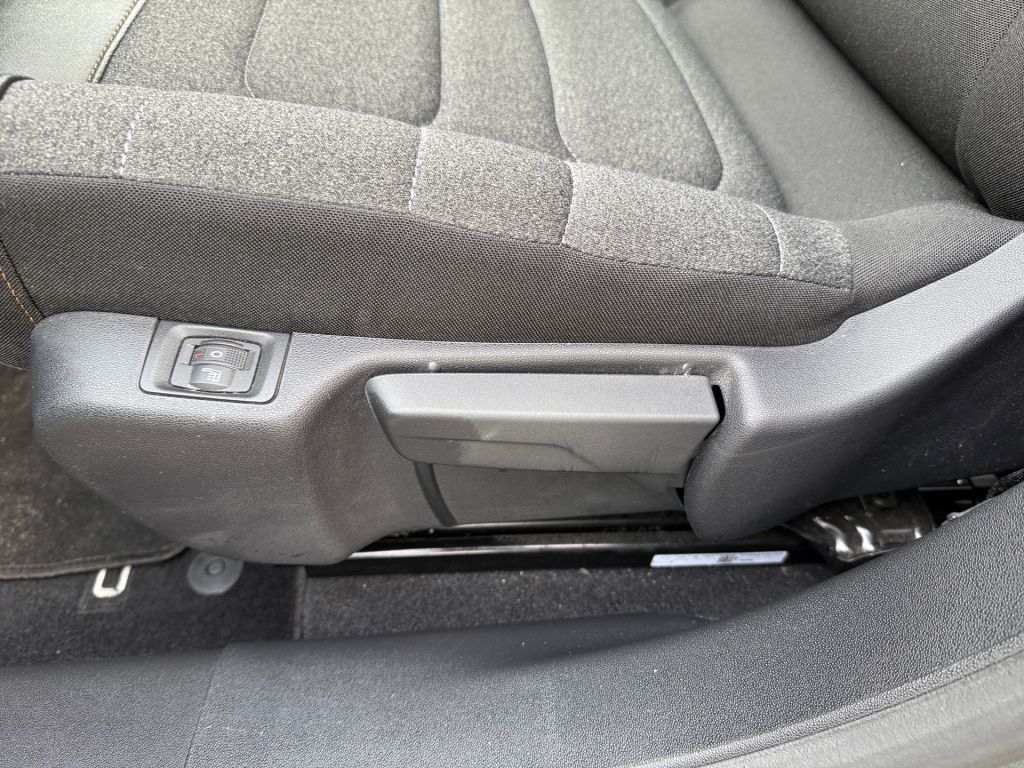Fahrzeugabbildung Citroën C3 Pure Tech 83 S&S C-SERIES