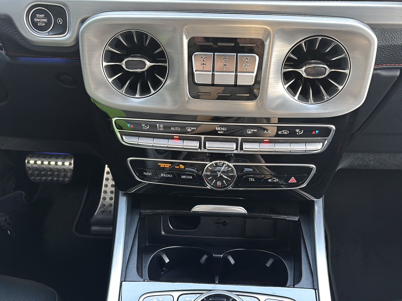 Fahrzeugabbildung Mercedes-Benz G 63 AMG NIGHT GSHD 360° BURMESTER AHK MULTIBEAM