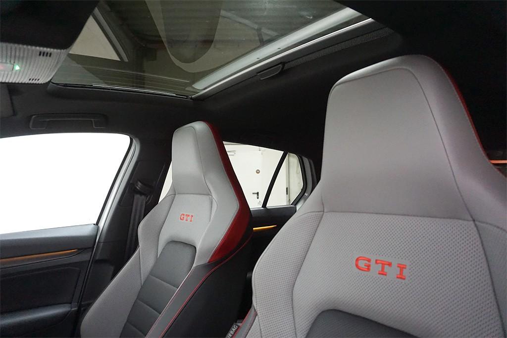 Volkswagen Golf 8 2.0TSI DSG GTI Clubsport Virtual Pano HUD, миниатюра 9