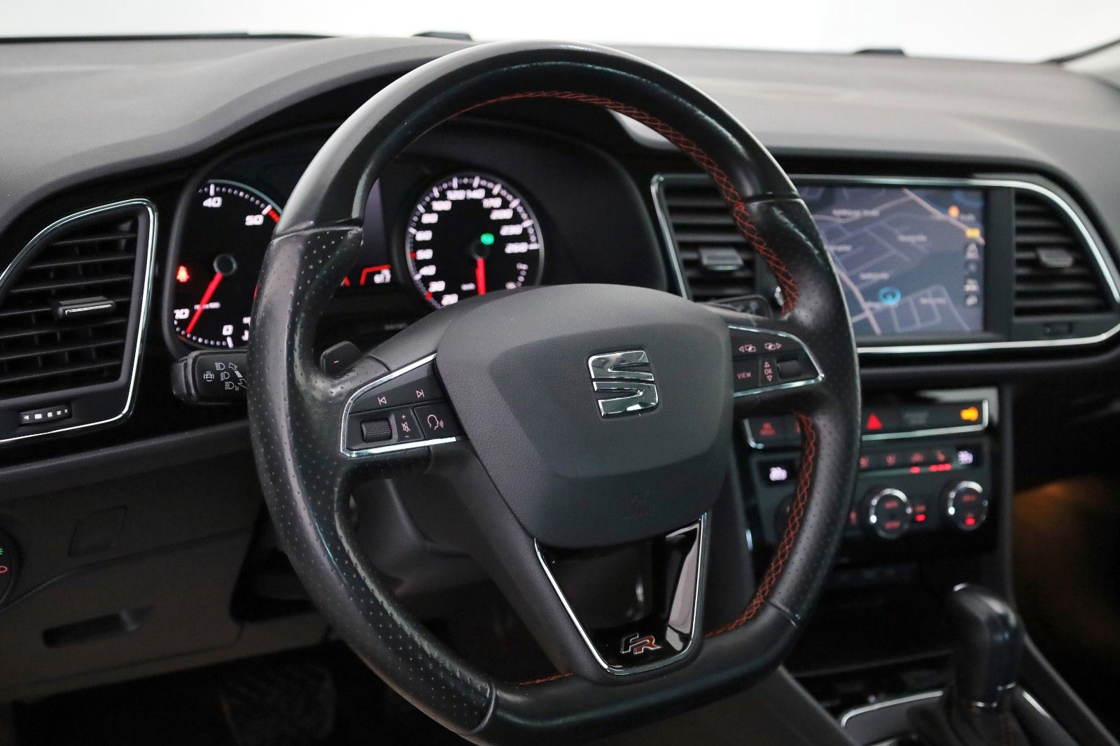 Fahrzeugabbildung SEAT Leon ST FR T.Leder,Navi,LED,ACC,Apple CarPlay