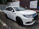 Mitsubishi Outlander 2.4 MIVEC PLUG-IN HYBRID 4WD Basis... - Mitsubishi Outlander in Wiesbaden