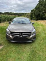 Mercedes-Benz A 180 BlueEFFICIENCY Style Edition Style Edition - Mercedes-Benz A-Klasse: Style Edition