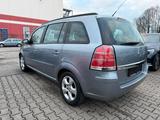 Opel Zafira B Sport - Opel Zafira Sport mit Benzin-Antrieb