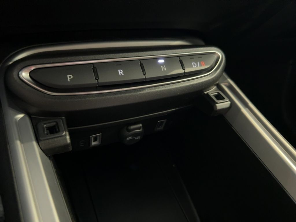 Fahrzeugabbildung Jeep Avenger Altitude Electric NAVI ALLWETTER WINTER