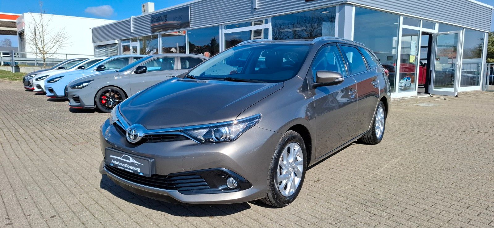 TOYOTA Auris