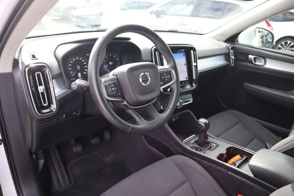 Volvo XC40 T3 Momentum Pro|NAVIGATION|R-CAM|PDC|