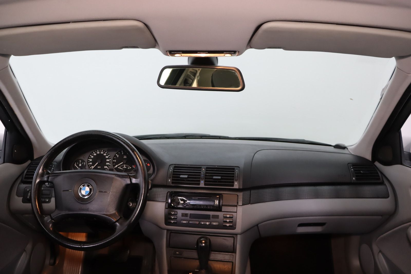 Fahrzeugabbildung BMW 320 i * Xenon * PDC * Klimaautom. *