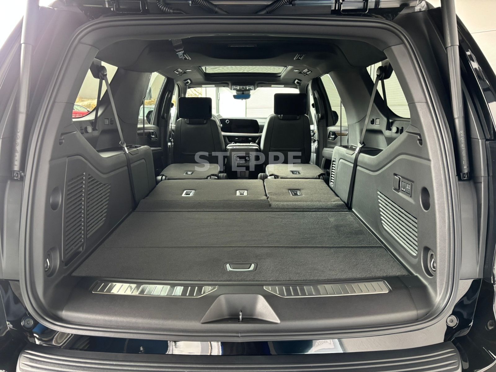 Chevrolet MY26 Suburban 6,2 High Country AHK  24" Luftfed.