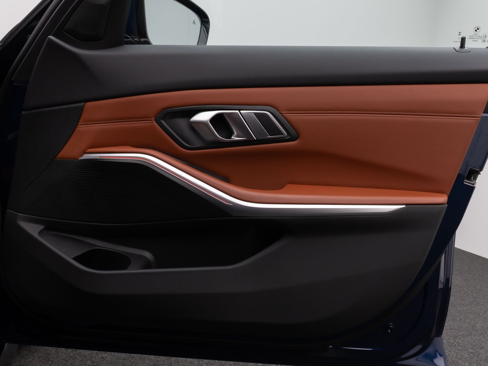 Fahrzeugabbildung BMW 330e xD Luxury Line Panorama HUD Individual Voll