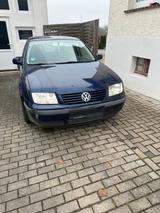 Volkswagen VW Bora - 1,6 Benzin - Volkswagen Bora: V6