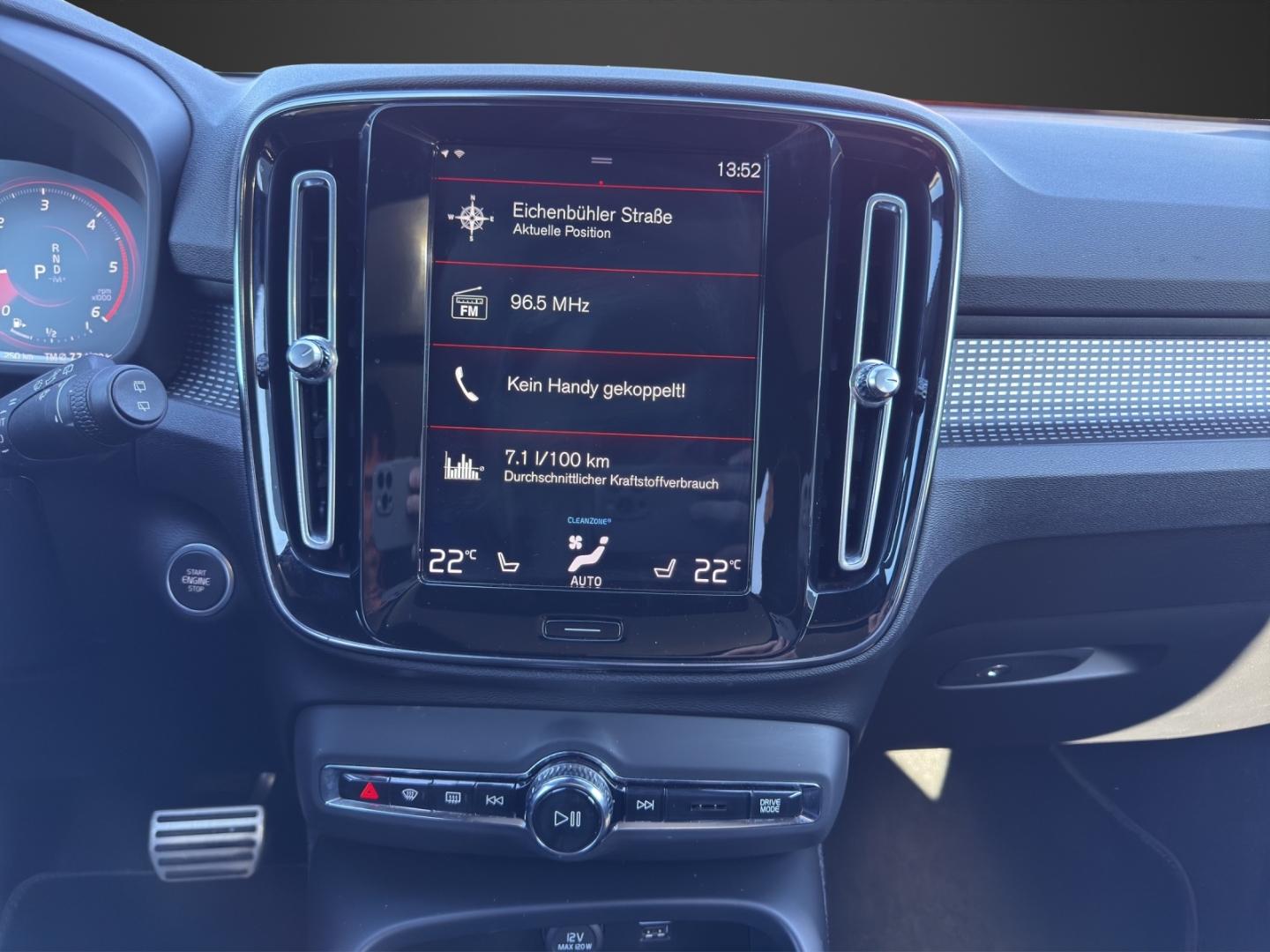 Volvo XC40 D4 AWD R-Design StandHZG Navi Leder Digital