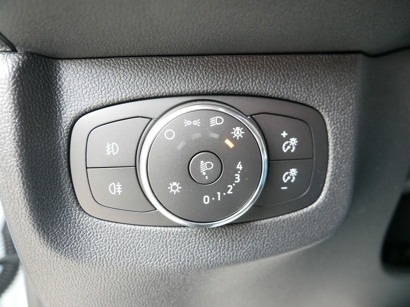 Fahrzeugabbildung Ford Tourneo Courier 1.0 Titanium Kamera ACC NAVI ALU