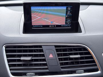 Audi Q3 2.0TDI quattro S-Line*PANO*LED*NAVI*KAMERA