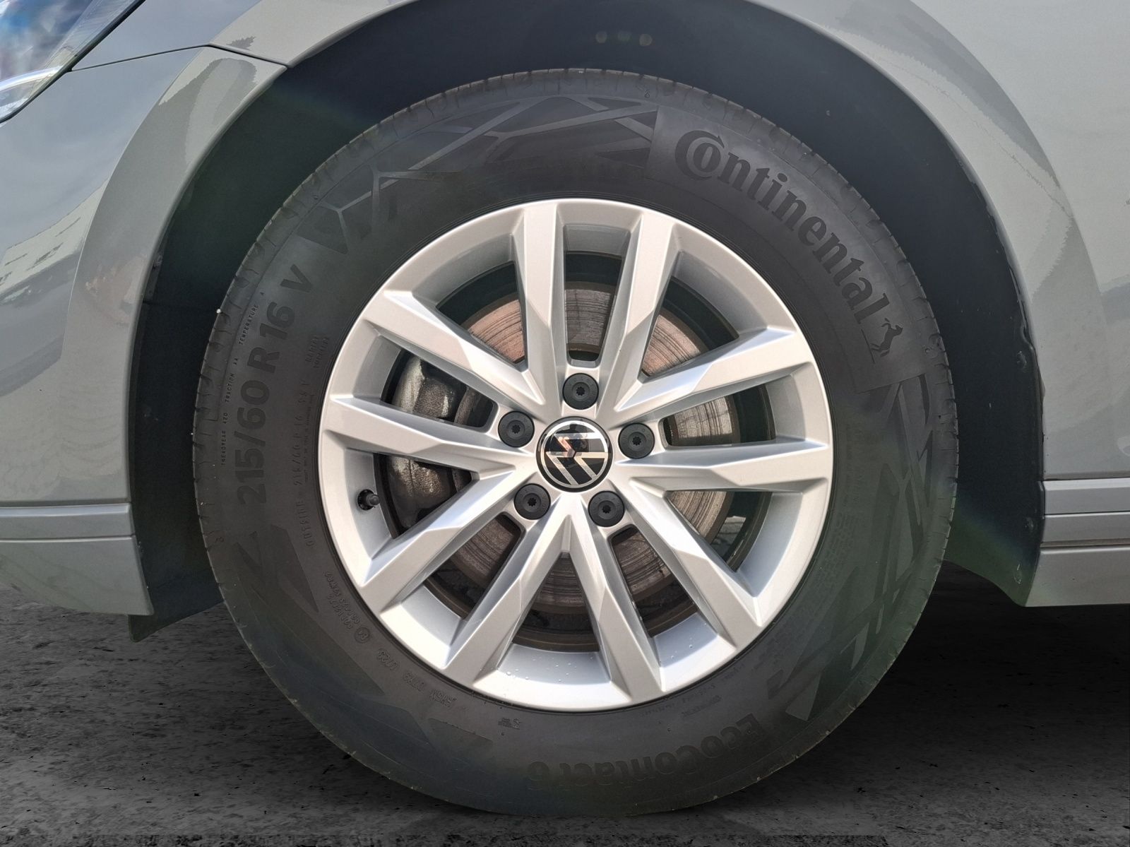 Fahrzeugabbildung Volkswagen Passat Variant TDI Business DSG LED Navi ACC RFK