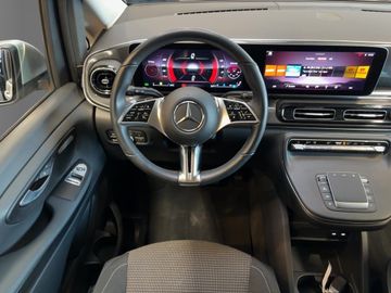 Mercedes V 220 - 9