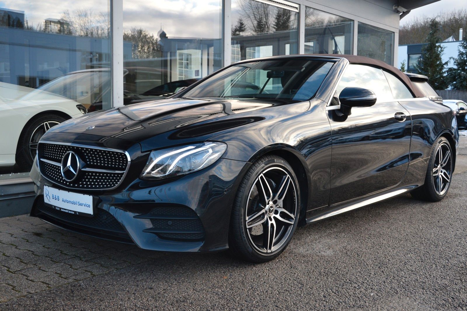 MERCEDES-BENZ E 220 d Cabrio*AMG-LINE*NIGHT*AIRSCARF*LED*CAM*