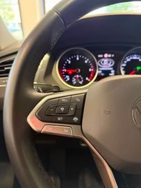 Volkswagen Tiguan - 9