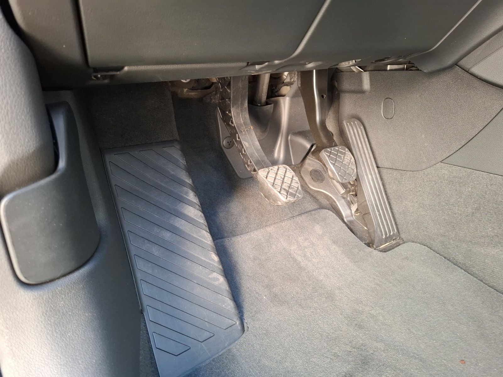 Fahrzeugabbildung Audi Q3 TDI LED AHK GRA PDC SH LM