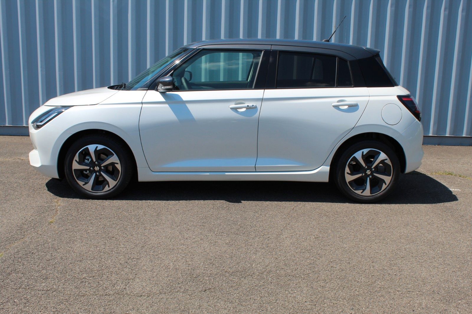 Fahrzeugabbildung Suzuki Swift Hybrid Comfort+ Autom.*Navi* Sitzh.*Kamera