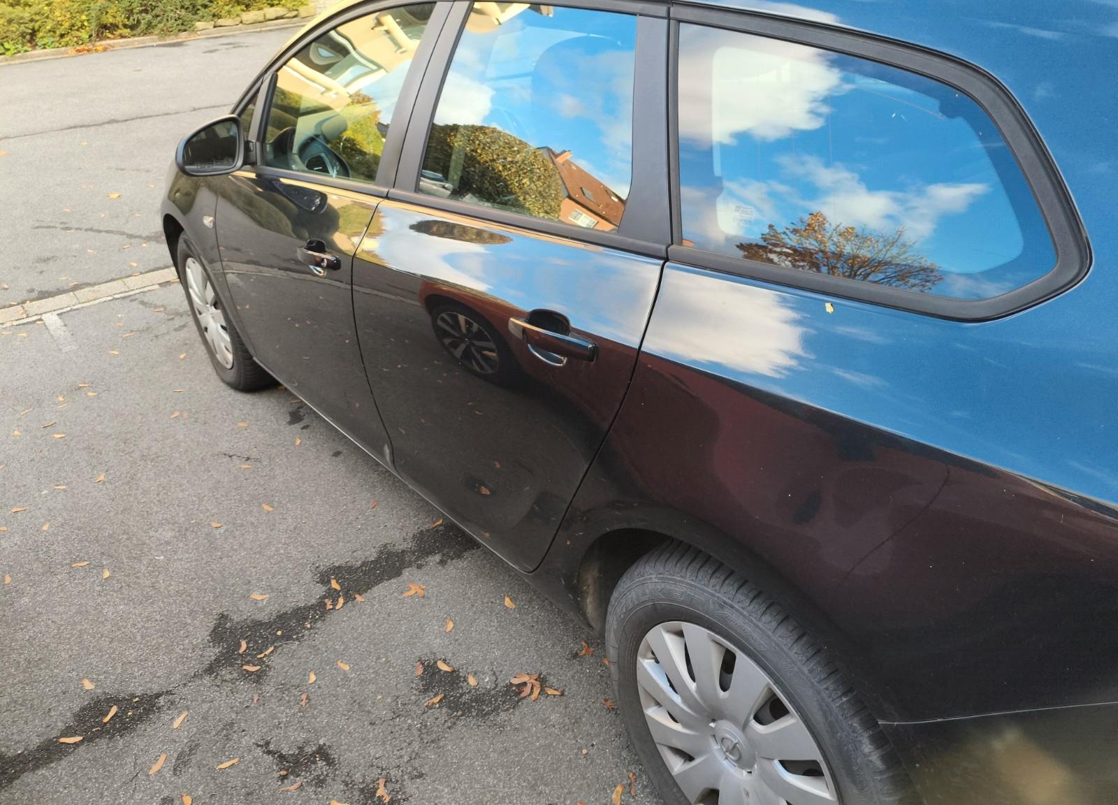 Opel Astra 2012 — photo 9