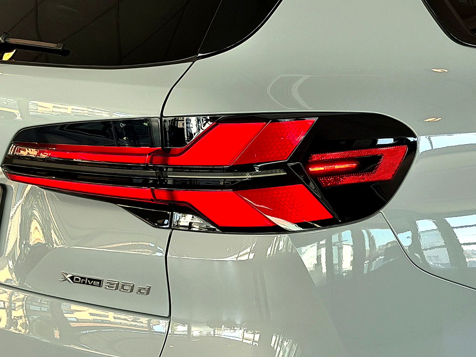Fahrzeugabbildung BMW X5 30 d xDrive M Sport/HEAD-UP/360°/SOUND/AMBIEN