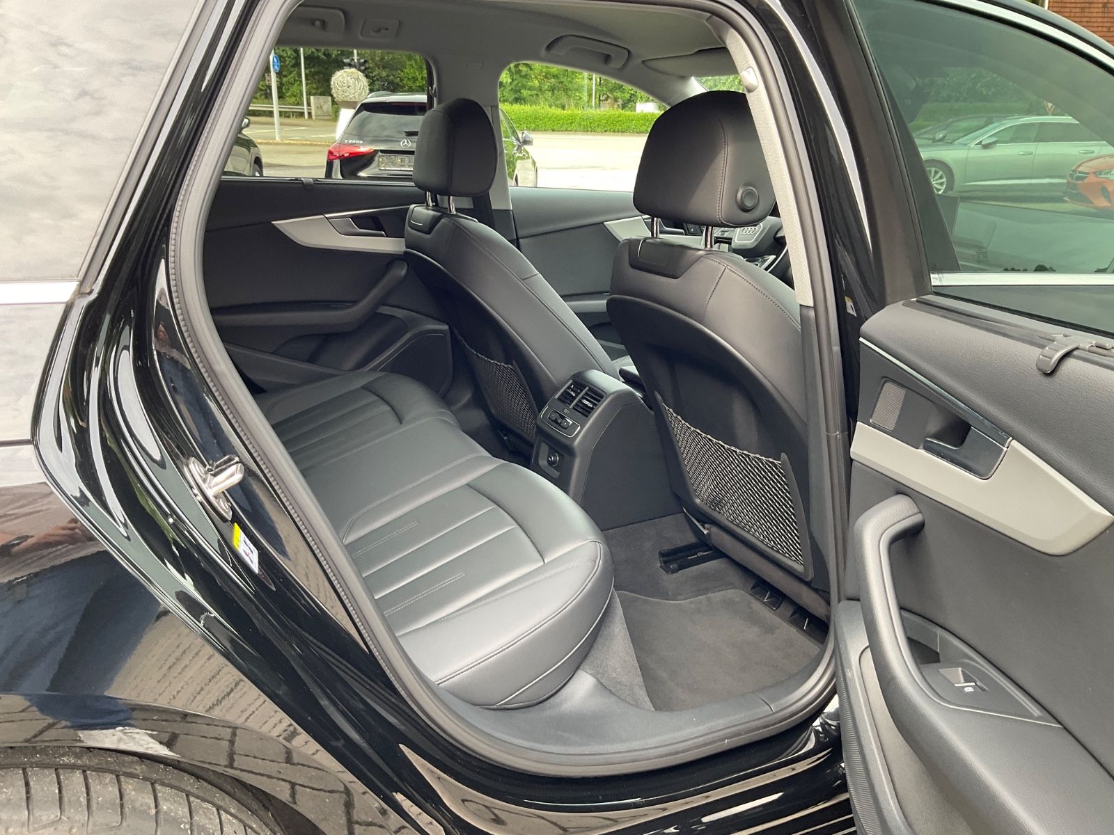 Fahrzeugabbildung Audi A4 35 TFSI S tronic Avant,CarPlay,ACC,Kamera