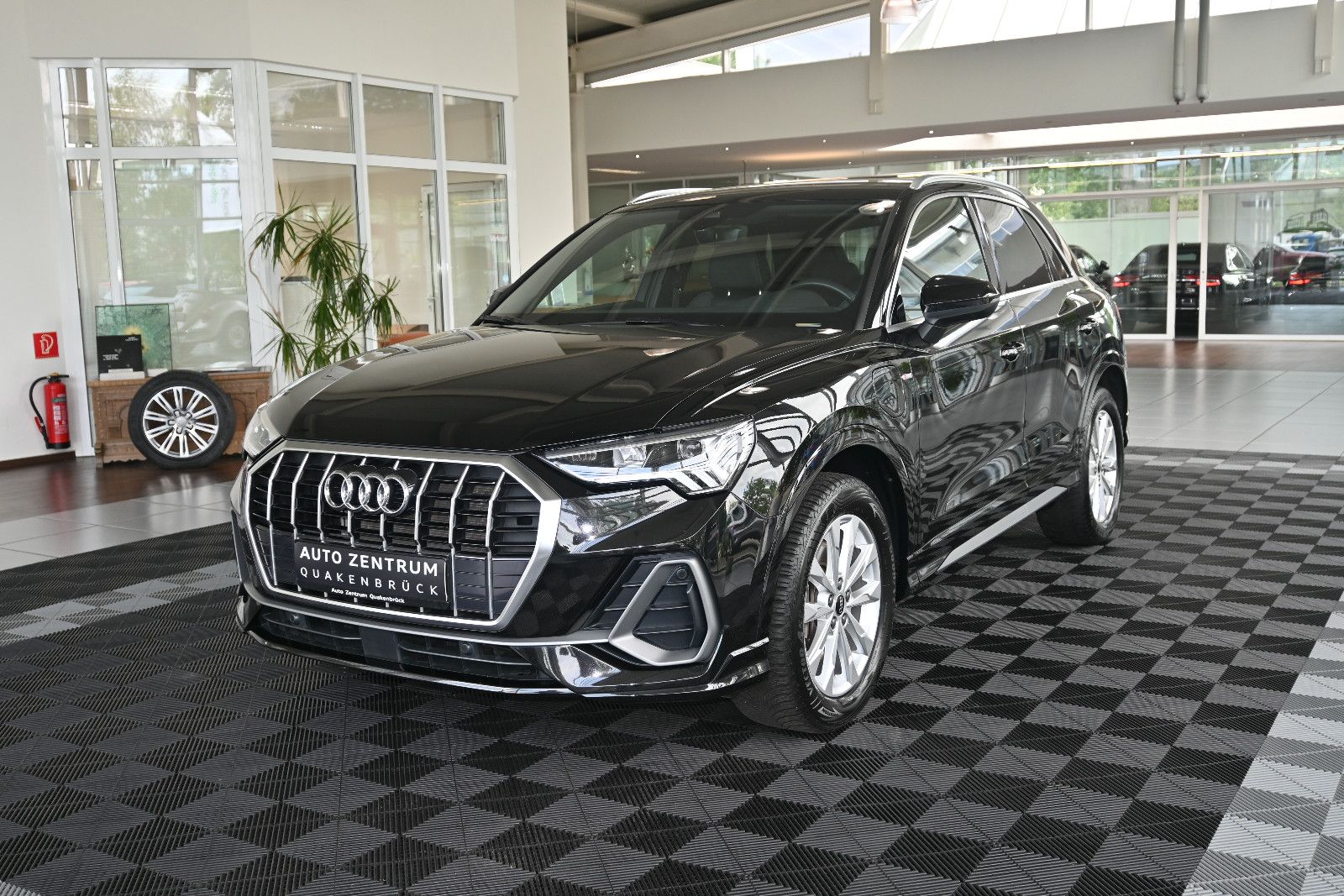 Audi Q3 45 TFSIe S-Line LED Nav Cam Virtual Teilleder imagem 3